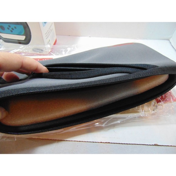 Dobe N-Switch Case and 2 Controller Manipulate (Steering) Wheel - New Open Box - - Picture 4 of 7